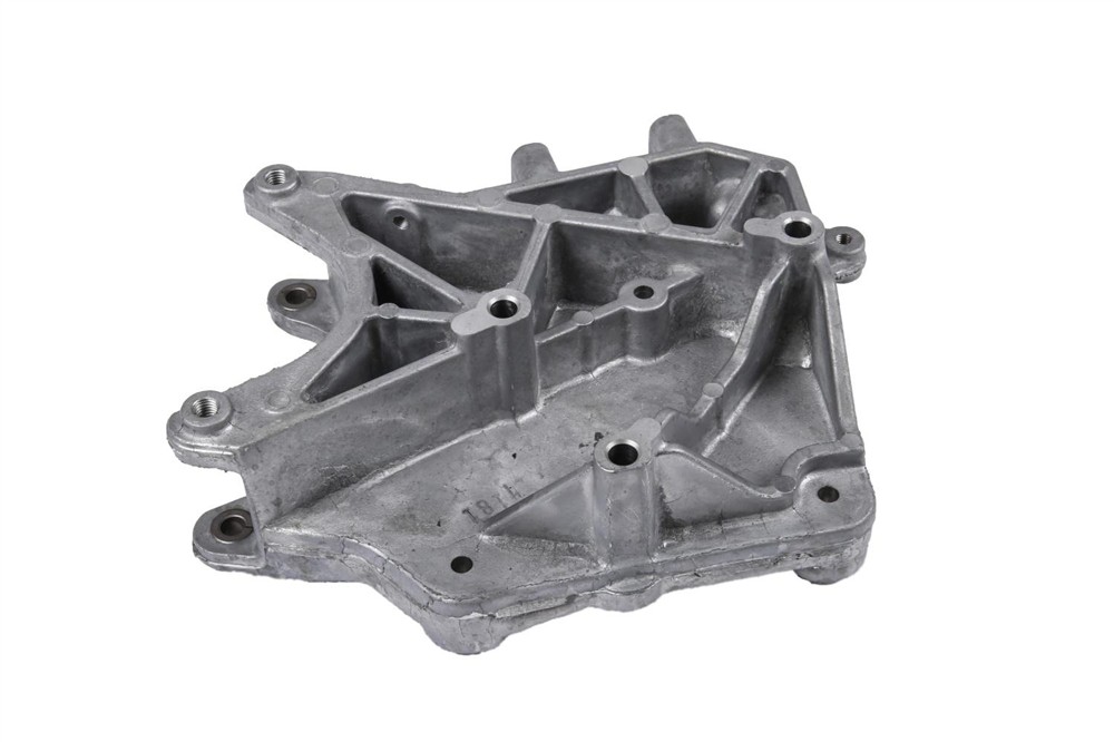 GM Genuine Parts Alternator Bracket 12638376 — image 2