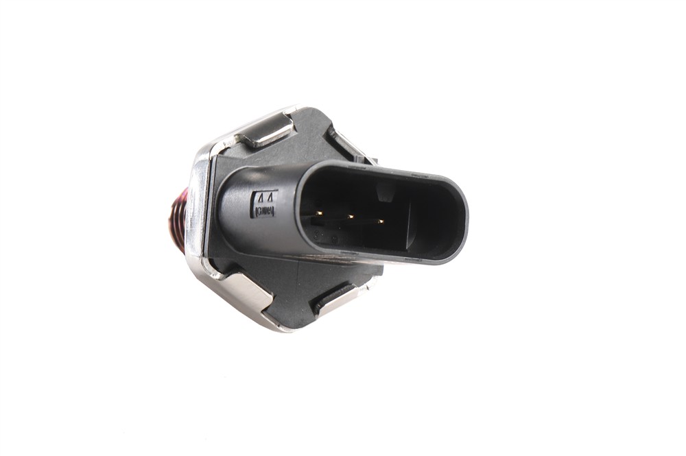 GM Genuine Parts Fuel Pressure Sensor 12721112 — image 3