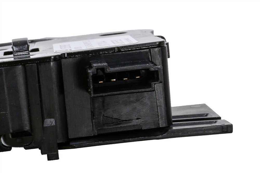 GM Genuine Parts Deck Lid Latch 13513995 — image 3