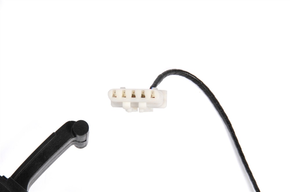 GM Genuine Parts Exterior Door Handle 13590673 — image 2