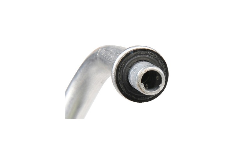 GM Genuine Parts A/C Hose Assembly 15-33718 — image 3