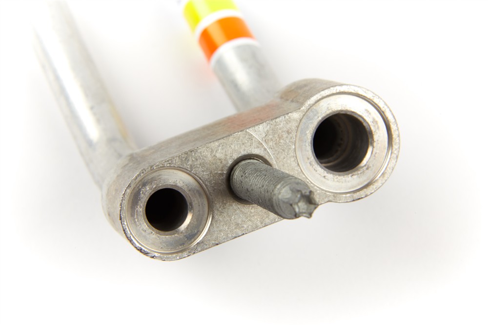 GM Genuine Parts A/C Manifold Hose Assembly 15-34661 — image 2