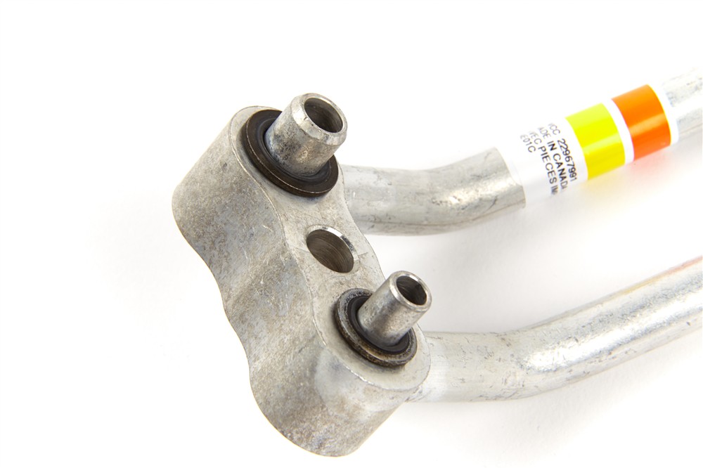 GM Genuine Parts A/C Manifold Hose Assembly 15-34661 — image 3