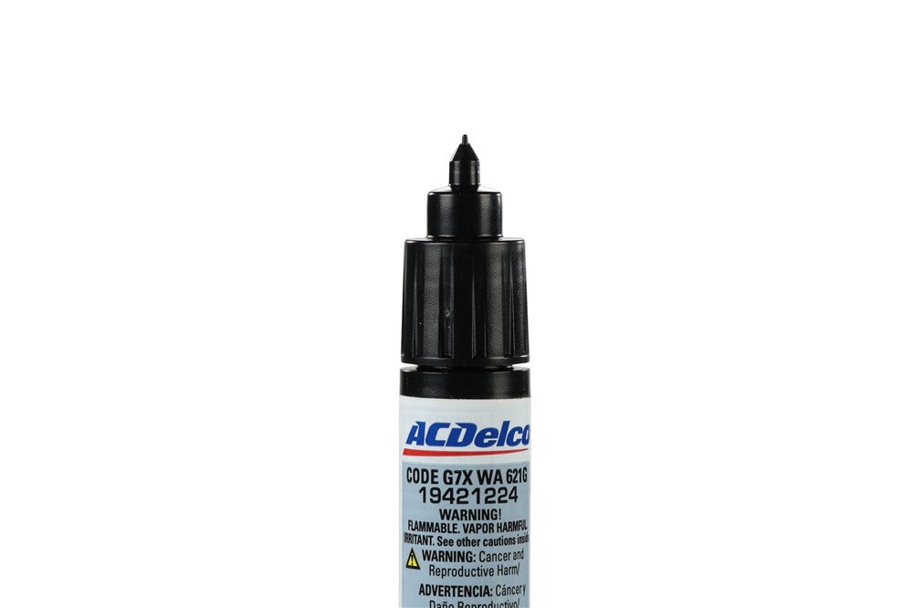 GM Genuine Parts Paint Scratch Repair Pen 19421224 — image 2