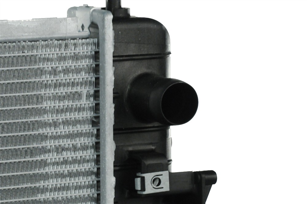 GM Genuine Parts Radiator 21616 — image 7