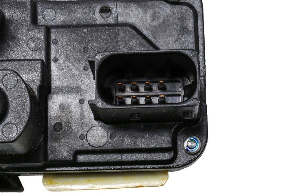 GM Genuine Parts Door Latch Assembly 22898886 — image 2