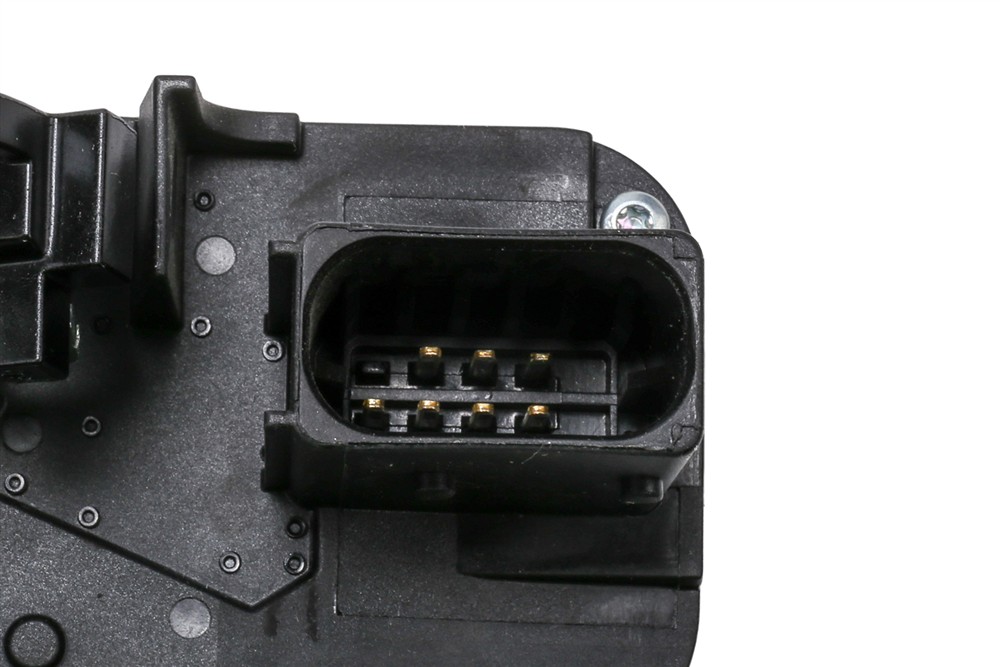 GM Genuine Parts Door Latch Assembly 25811737 — image 3