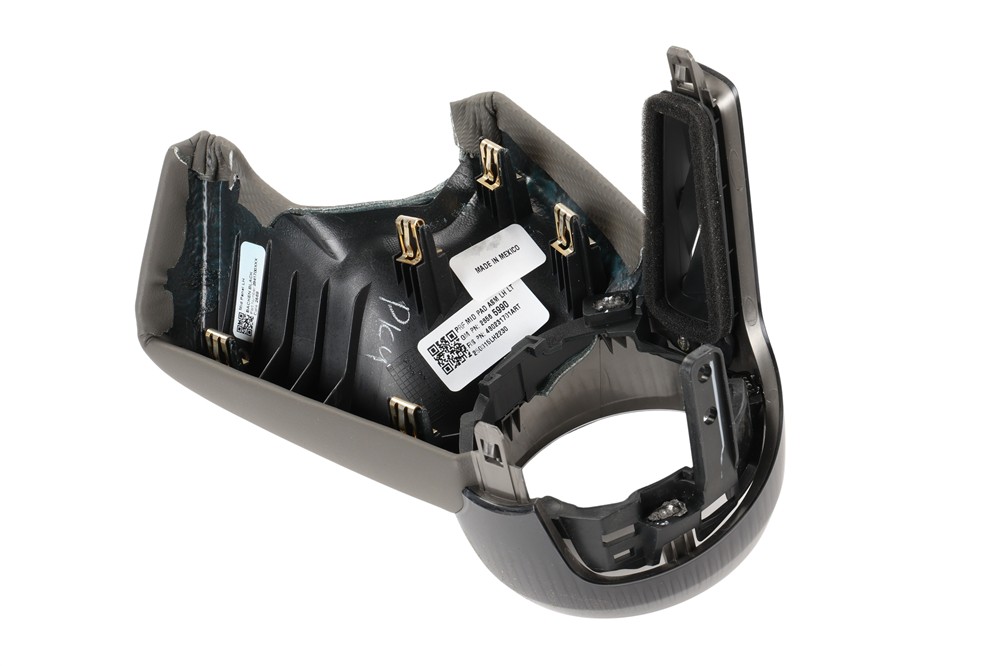 GM Genuine Parts Dashboard Panel 26565990 — image 2