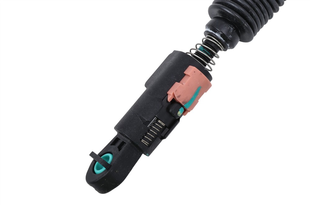 GM Genuine Parts Automatic Transmission Shifter Cable 84133622 — image 2