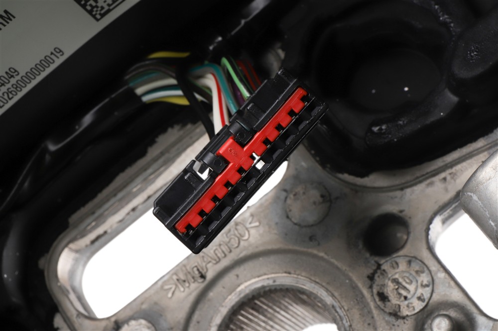 GM Genuine Parts Steering Wheel 84744974 — image 3