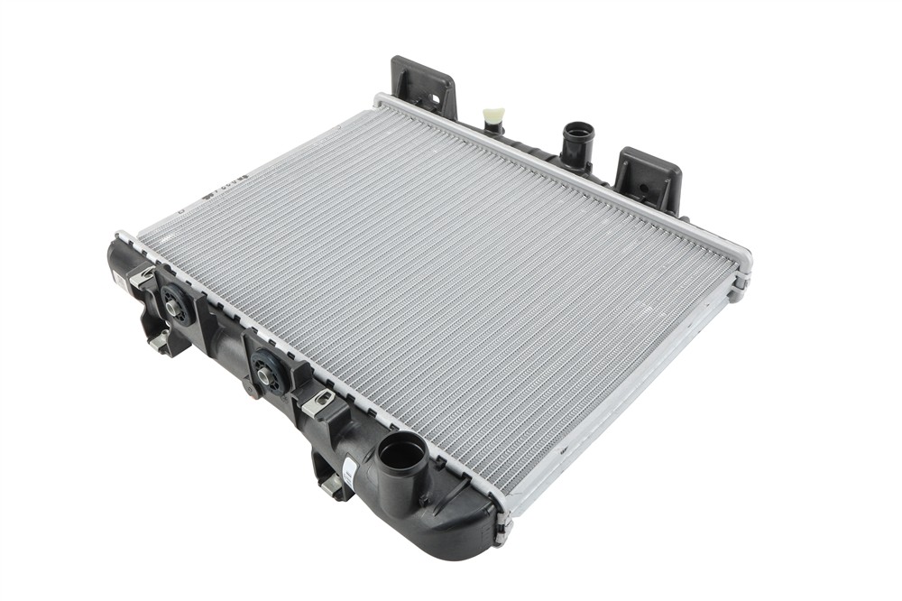 GM Genuine Parts Radiator 85559346 — image 2