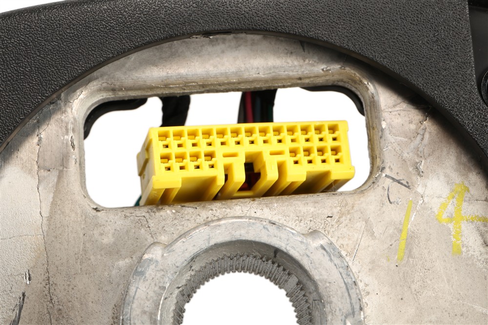 GM Genuine Parts Steering Wheel 85622024 — image 3