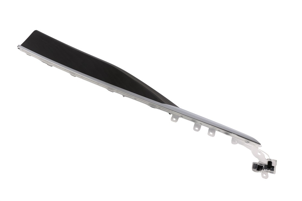 GM Genuine Parts Door Interior Trim Panel Trim 85726481 — image 2