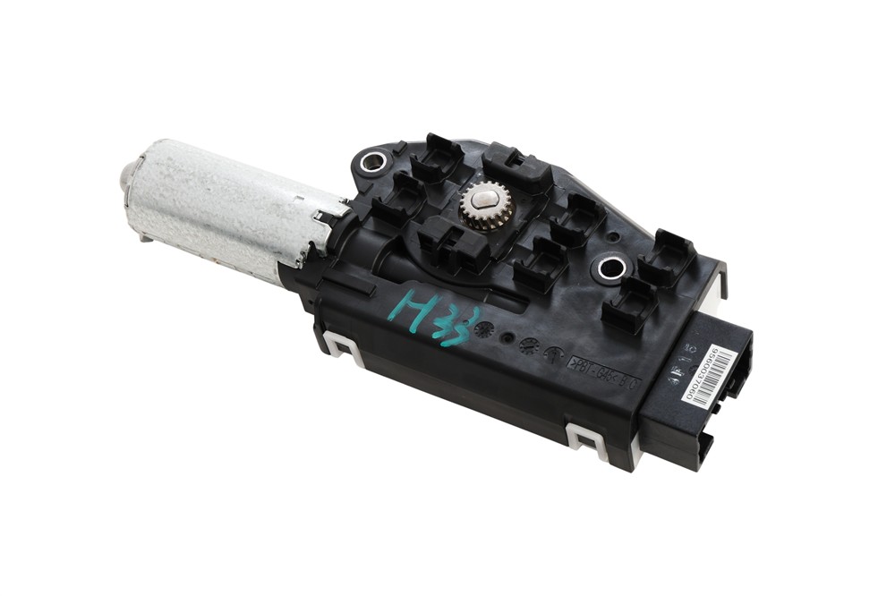 GM Genuine Parts Sunroof Motor 85731646 — image 2