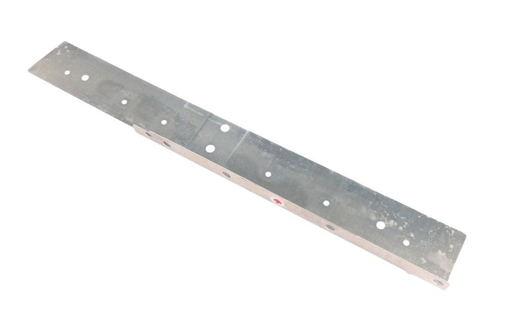GM Genuine Parts Quarter Panel Filler Panel 86541935 — image 3