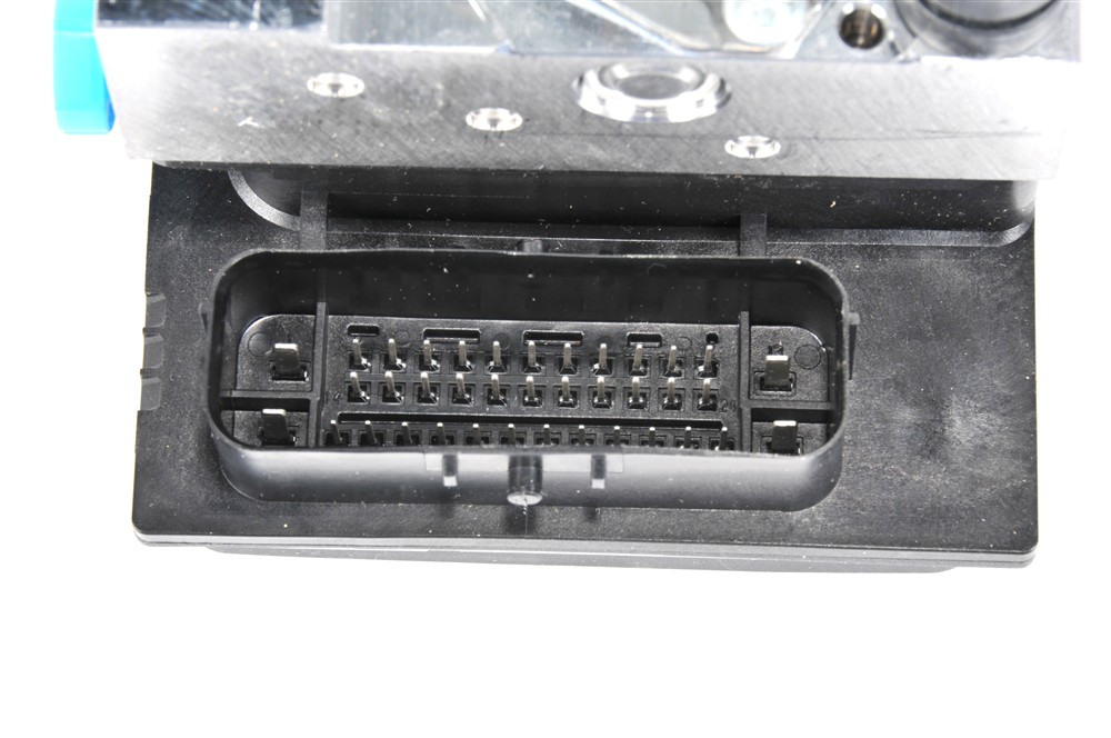 GM Genuine Parts ABS Control Module 92256596 — image 3