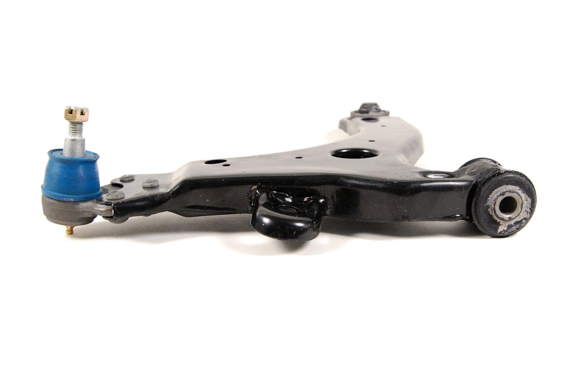 Front Left Lower Suspension Control Arm and Ball Joint Assembly | Mevotech Supreme CMS50130 Fits Oldsmobile Intrigue 1998-2002 — image 3