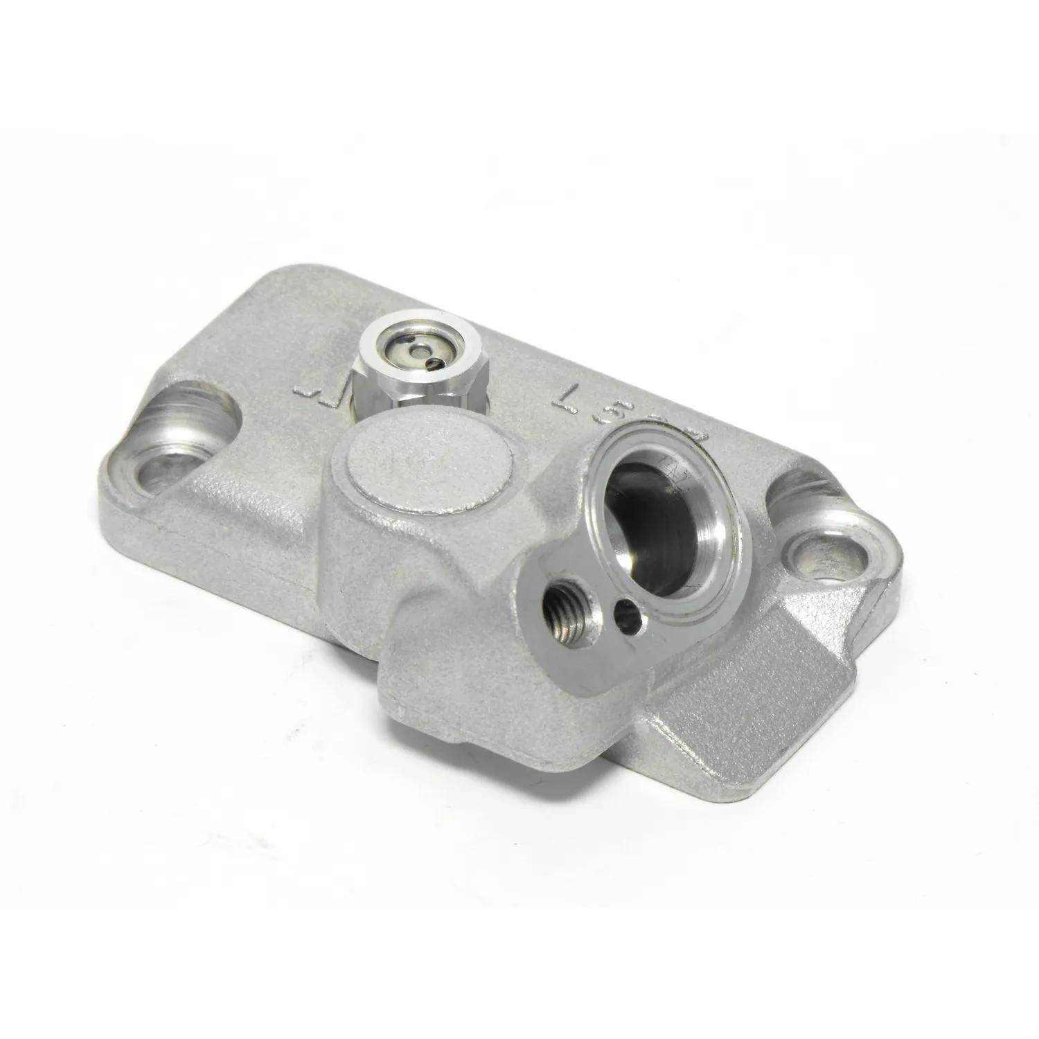 UAC A/C Compressor Manifold - MN 11026JC - Main Image